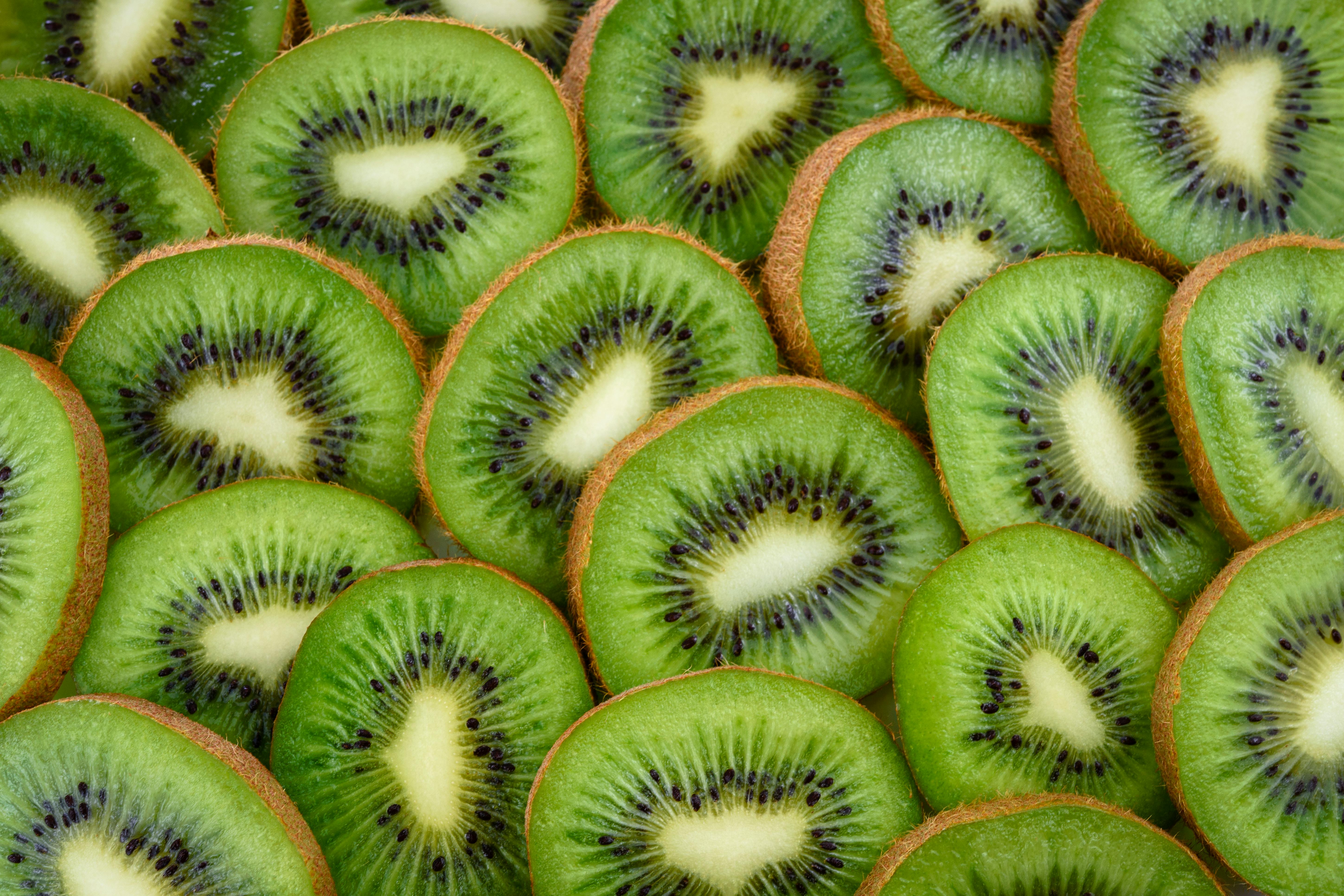 Kiwi je bohatým zdrojom vitamínu E. Foto: Pexels.com