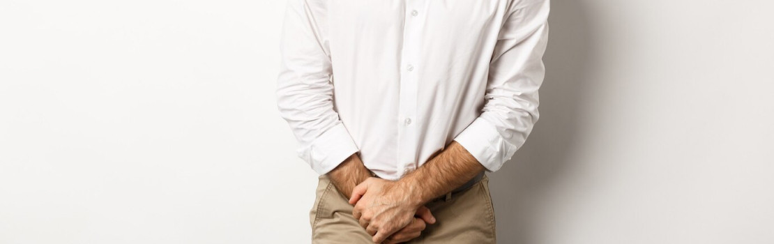 Plastová fľaša na moč určená na hygienický odber vzorky moču pre vyšetrenie