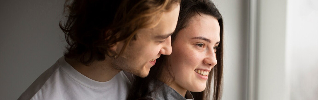 Sušená čaga sibírska vedľa balenia Zerex Chaga Extrakt – prírodná imunita a energia v jednom.