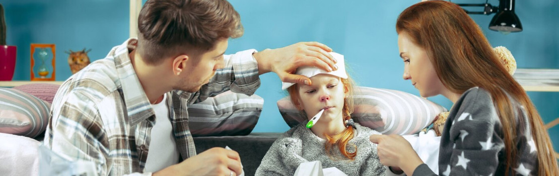 Dieťa s rodičom a vitamínmi Zerex Daily Complex pre silnú imunitu