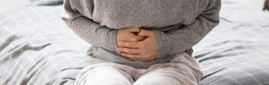 Zobrazenie pálenia v bruchu a účinku prírodných bylín na tráviace ťažkosti