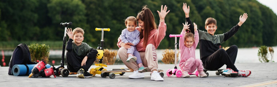 Ilustrácia zdravého kĺbu s výživovými doplnkami Flextor a Zerex Athrex 800