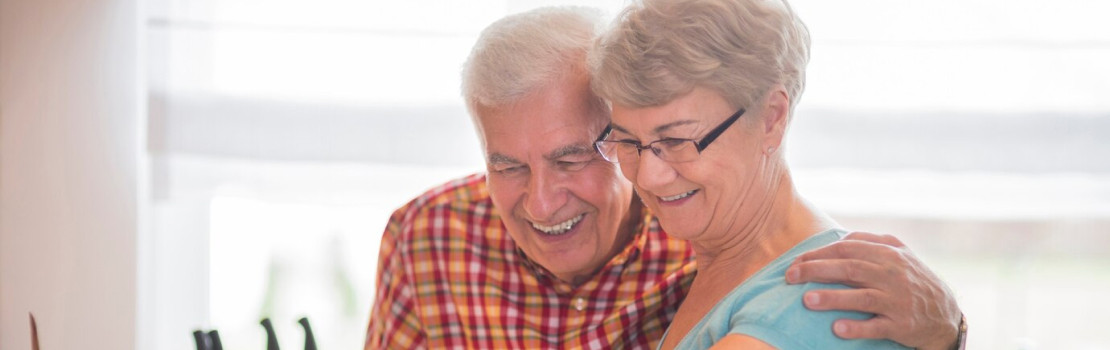 Senior s úsmevom a pohybom bez bolesti vďaka výžive na kĺby